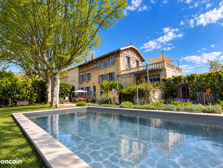 maison 7 pièces 246m² avec piscine