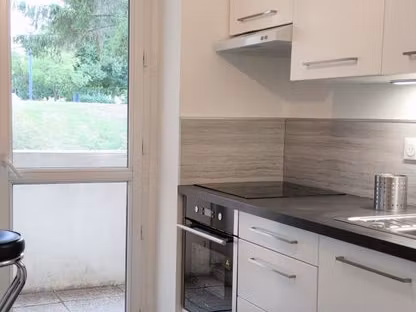 grand studio meublé  terrasse  box privé  accès sécurisé
