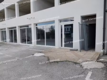 bureaux 261 m²