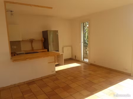 aix en provence quartier la torse  loue t3 - 68m²