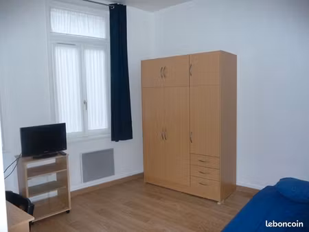 t1 bis meublé 25 m2 proche fac de droit