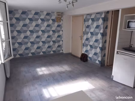 studio de 23 m² en coeur de ville - disponible 1 août