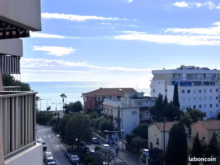 studio 1 pièce 28 m²