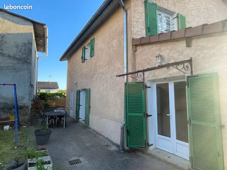 maisons a louer jonage 110 m2 dans hyper centre