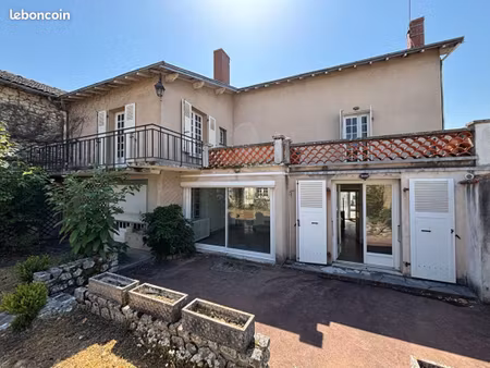 immeuble 6 pièces 211 m²