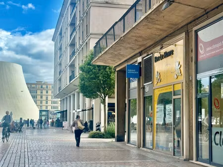 local commercial rue piétonne 59m2