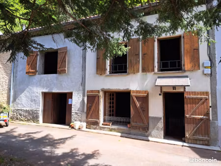 maison 9 pièces – 145 m² loi carrez (170 m² au total) - 900 m2 de terrain