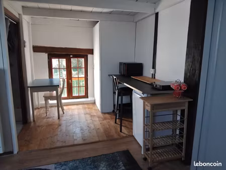 studio à louer dans une ancienne ferme restaurée