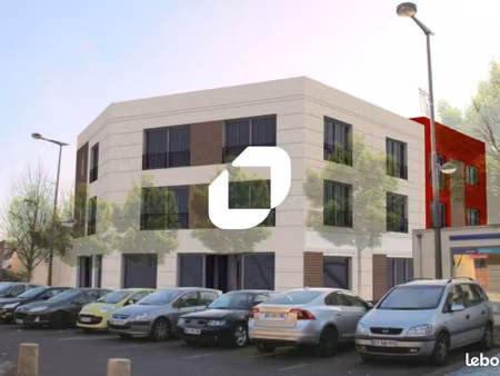 local commercial 247 m²