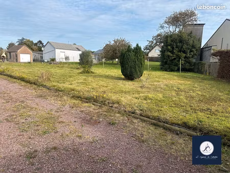 terrain 945 m² creances