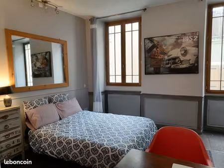 très beau studio de standing rénové au centre ville