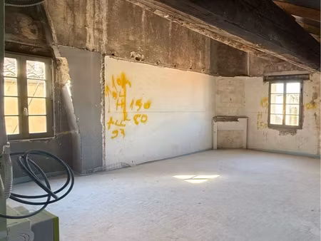 plateau à aménager – immeuble et copro entièrement rénové à neuf – centre ville nîmes – fo