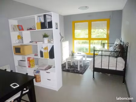 studio 1 pièce 28 m²
