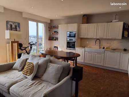 bel appartement de standing avec vue sur la cathédrale