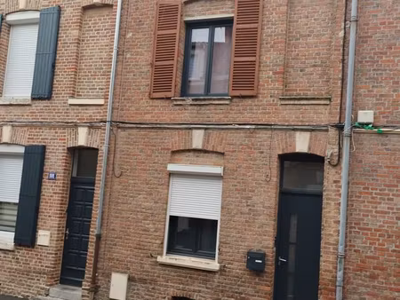 studio 6 pièces 50 m²