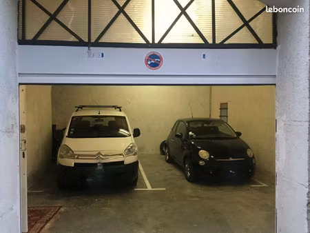 parking/box 1 pièce 45 m²