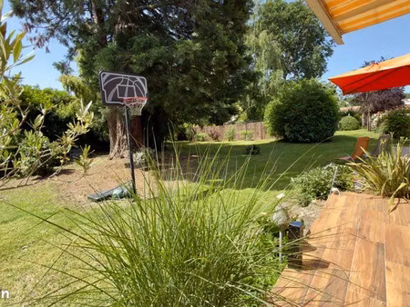 maison de caractère aux portes de la loire – jardin arboré de plus de 1 000 m²  grande ter