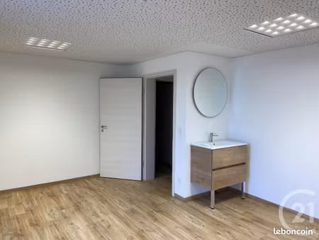 local 50 m²