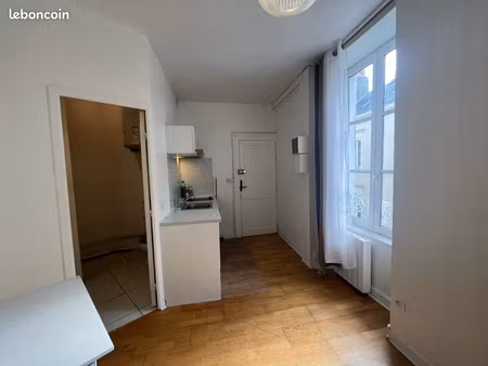 appartement t1 entièrement meublé plein centre-ville laval