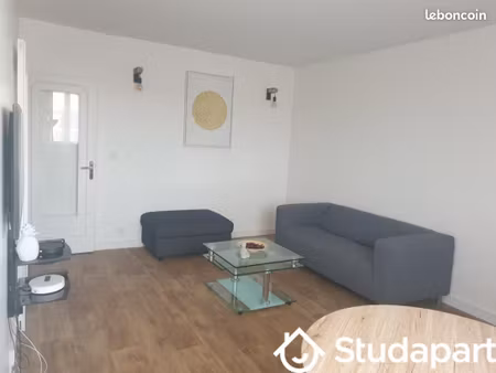 chambre 1 pièce 9 m²