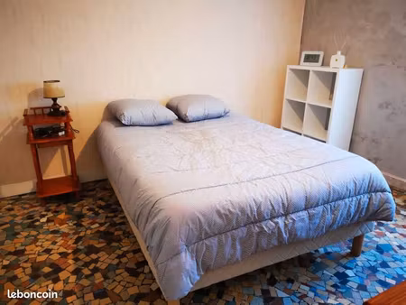 chambre meublée