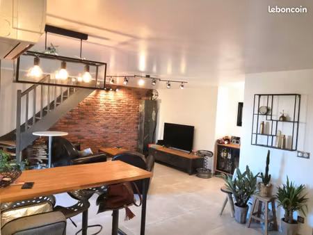 location t4 duplex 97m² 3 chambres- climatisé – 2 places de parking – second et dernier ét