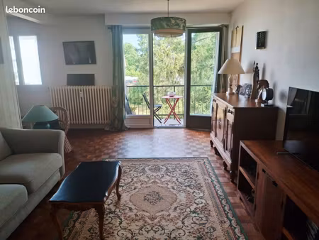 t3 lumineux et calme à poitiers – dernier étage  balcon  parking et parc privatif