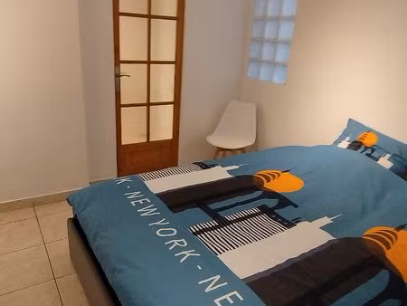 t3 duplex meublé (2 chambres  2 sdb) - centre proche mairie