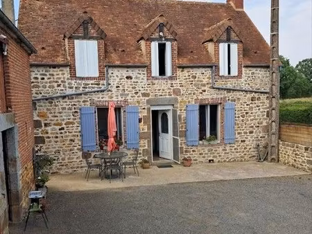 maison avec terrain et dépendances agricoles 295 000