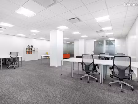 location d'espace de bureau au design magnifique pour 3 personnes à marseille  spaces boul