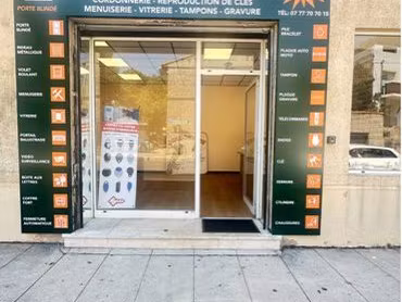 commerce de cordonnerie – serrurerie entièrement équipé
