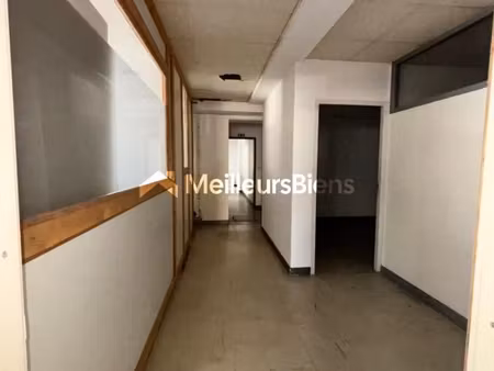 local commercial 179 m²