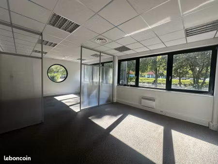 bureaux 286 m²