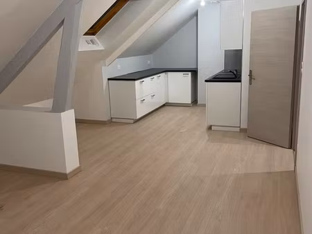 f4bis rénové – 3ᵉ étage sous combles – thionville centre