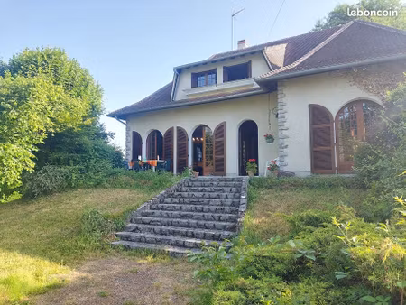 pavillon 6 pièces 150 m²