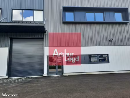 local d'activité 443 m²