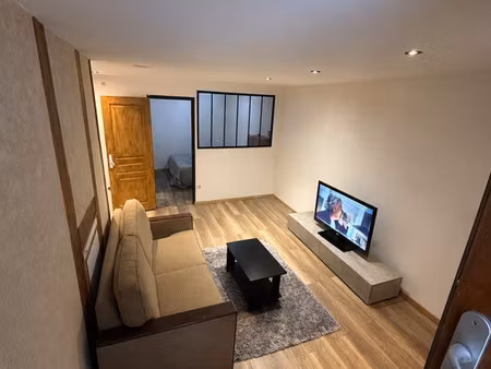 t2 meublé 38 m² rdc– entièrement équipé – fibre – disponible immédiatement