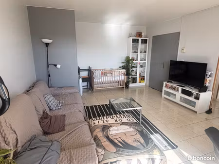 t2 56m² – bussy-saint-georges hyper centre – vue square –au pied du rer a