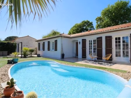 breuillet (17920) – superbe villa de plain-pied avec piscine  dépendance et jardin paysage