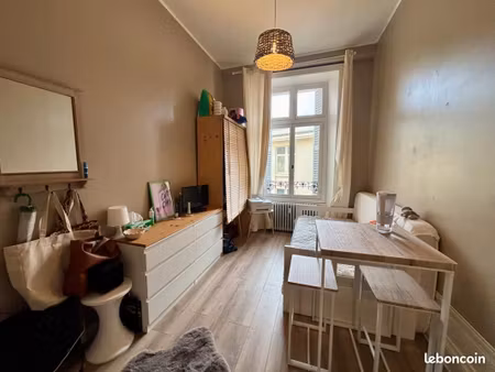 studio 1 pièce 11 m²
