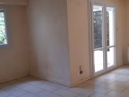 poitiers beaulieu  proche facultes et chu  appartement t3 avec jardinet et garage