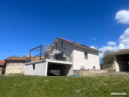 maison avec terrain et dépendances