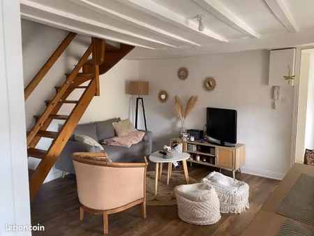 agréable t1 duplex centre laval rive gauche