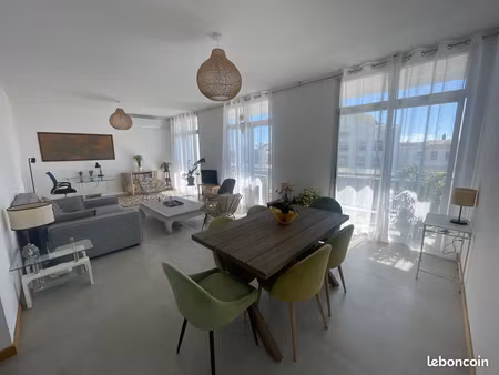 appartement t3 meublé/equipé à louer - centre-ville de st denis - bail de 9 mois