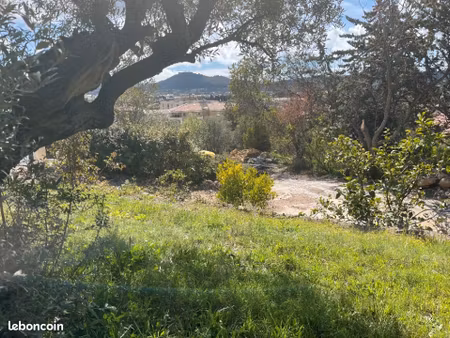 terrain 790 m² la garde