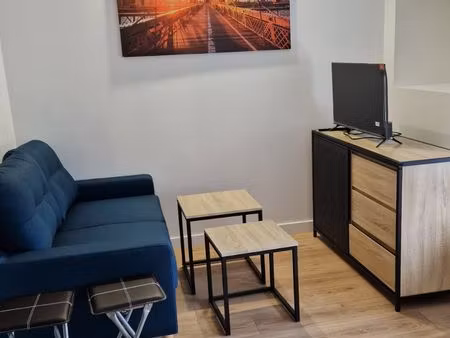 lumineux et confortable t2 meublé à 2 pas de la gare et tout près du centre-ville