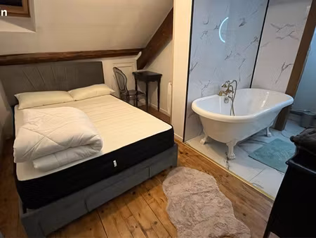 chambéry centre – superbe t4 meublé avec vue château – 1 150 /mois