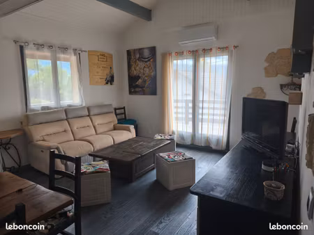 trés belle maison renovée pleine de charme saura susciter un vrai coup de coeur