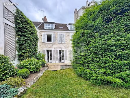maison de ville 6 pièces 179 m²