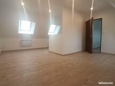 studio à louer - refait à neuf